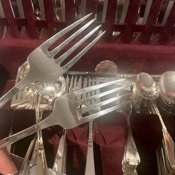 Luxurious Tiffany Co sterling flatware - Picture 14 of 16